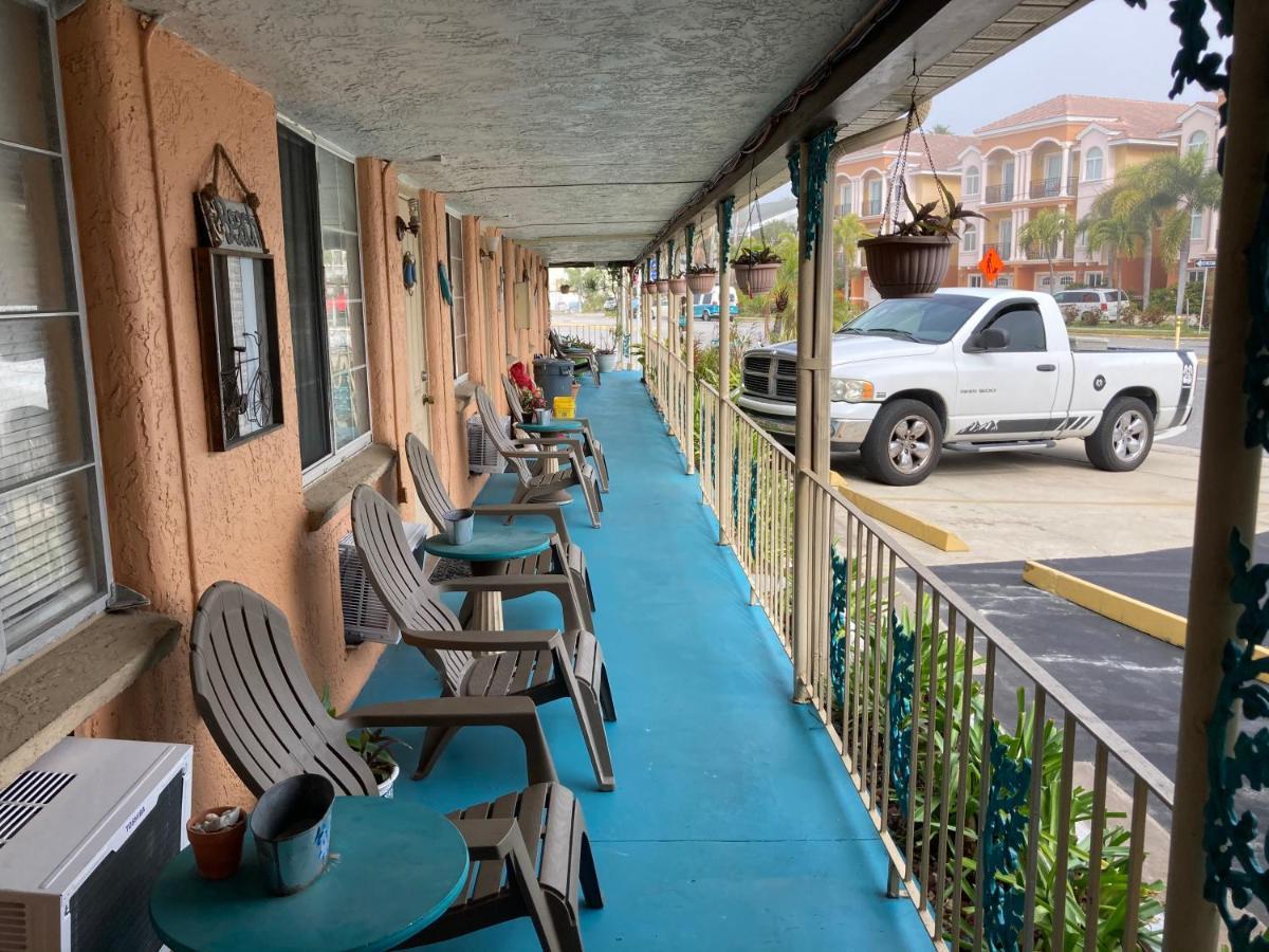 Michaels Siesta Motel St. Petersburg Bagian luar foto