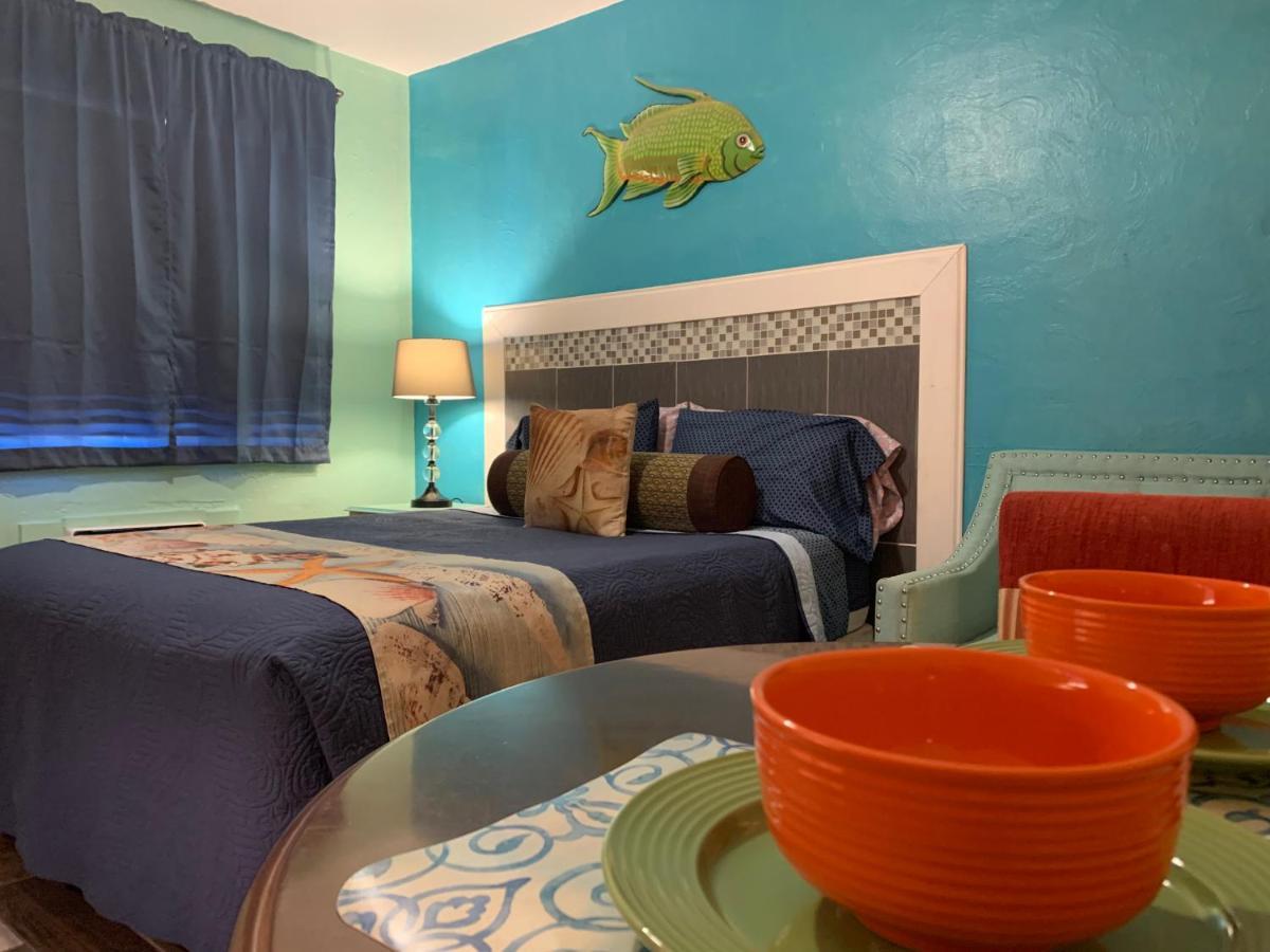 Michaels Siesta Motel St. Petersburg Bagian luar foto