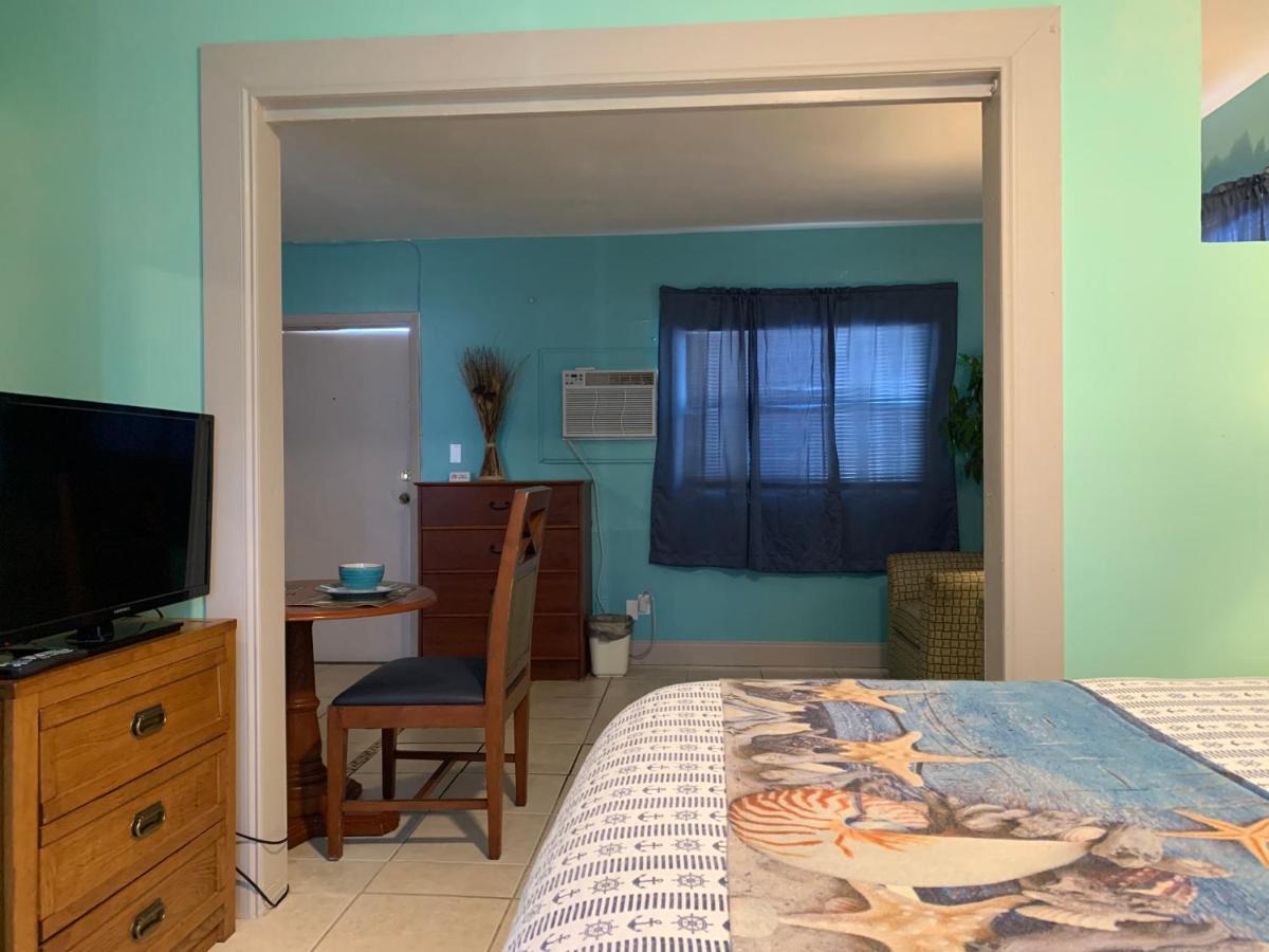 Michaels Siesta Motel St. Petersburg Bagian luar foto