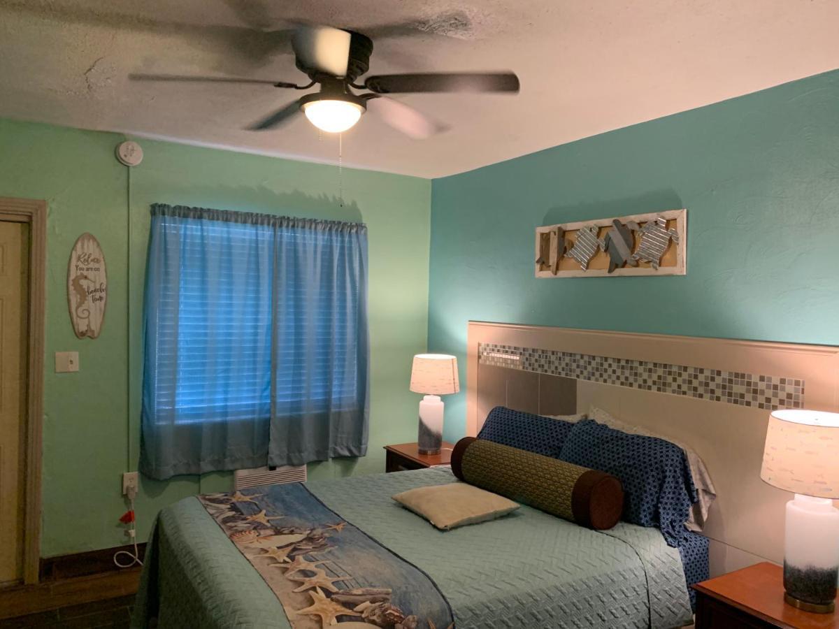 Michaels Siesta Motel St. Petersburg Bagian luar foto