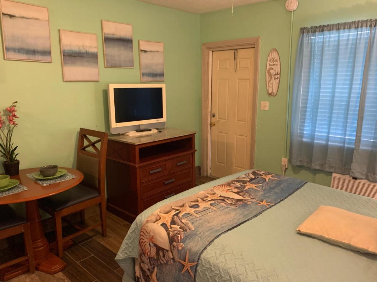 Michaels Siesta Motel St. Petersburg Bagian luar foto